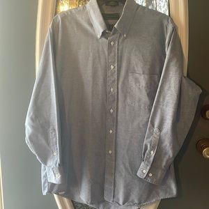 Croft & Barrow Men’s Button Down size 16.5 neck, 32/33 in blue